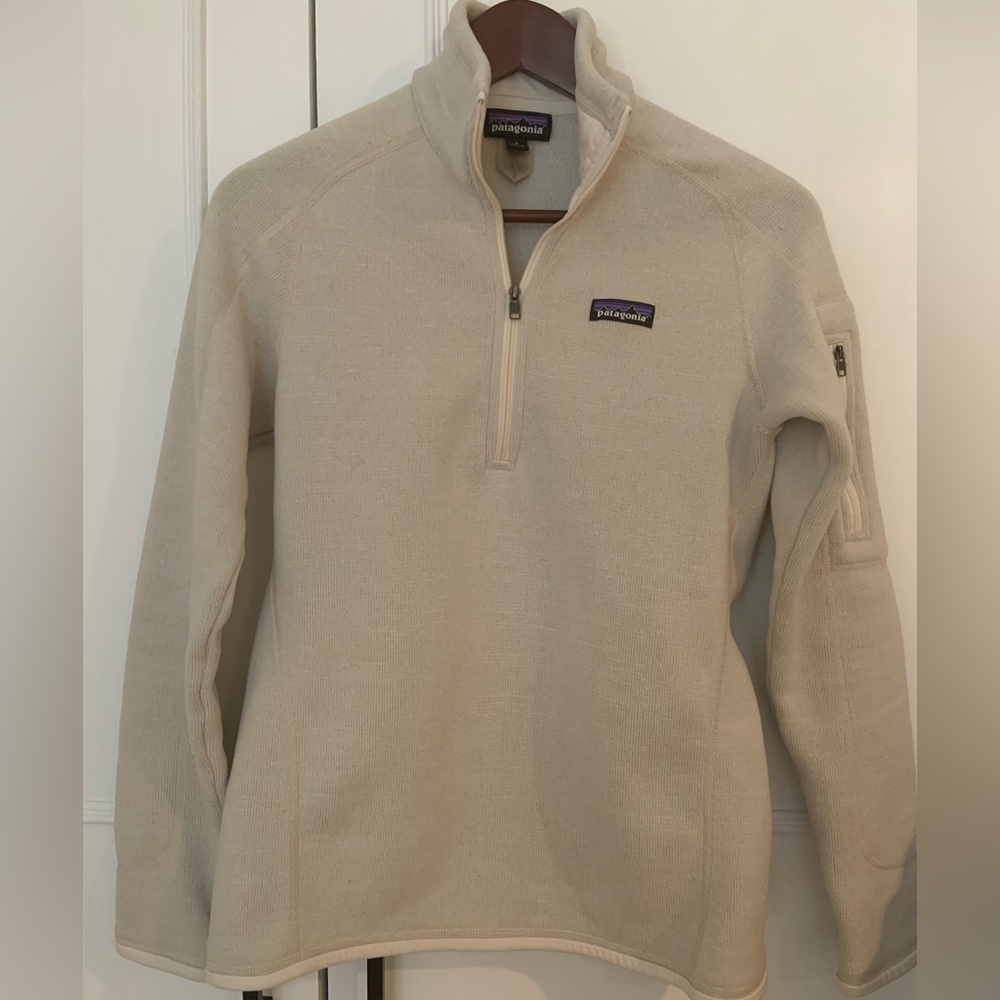 Patagonia  pullover women sizeS in cream/ beige.